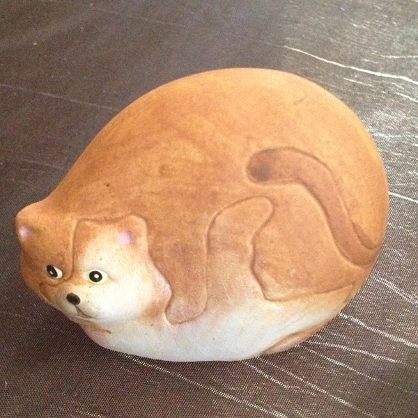Chat boule beige
